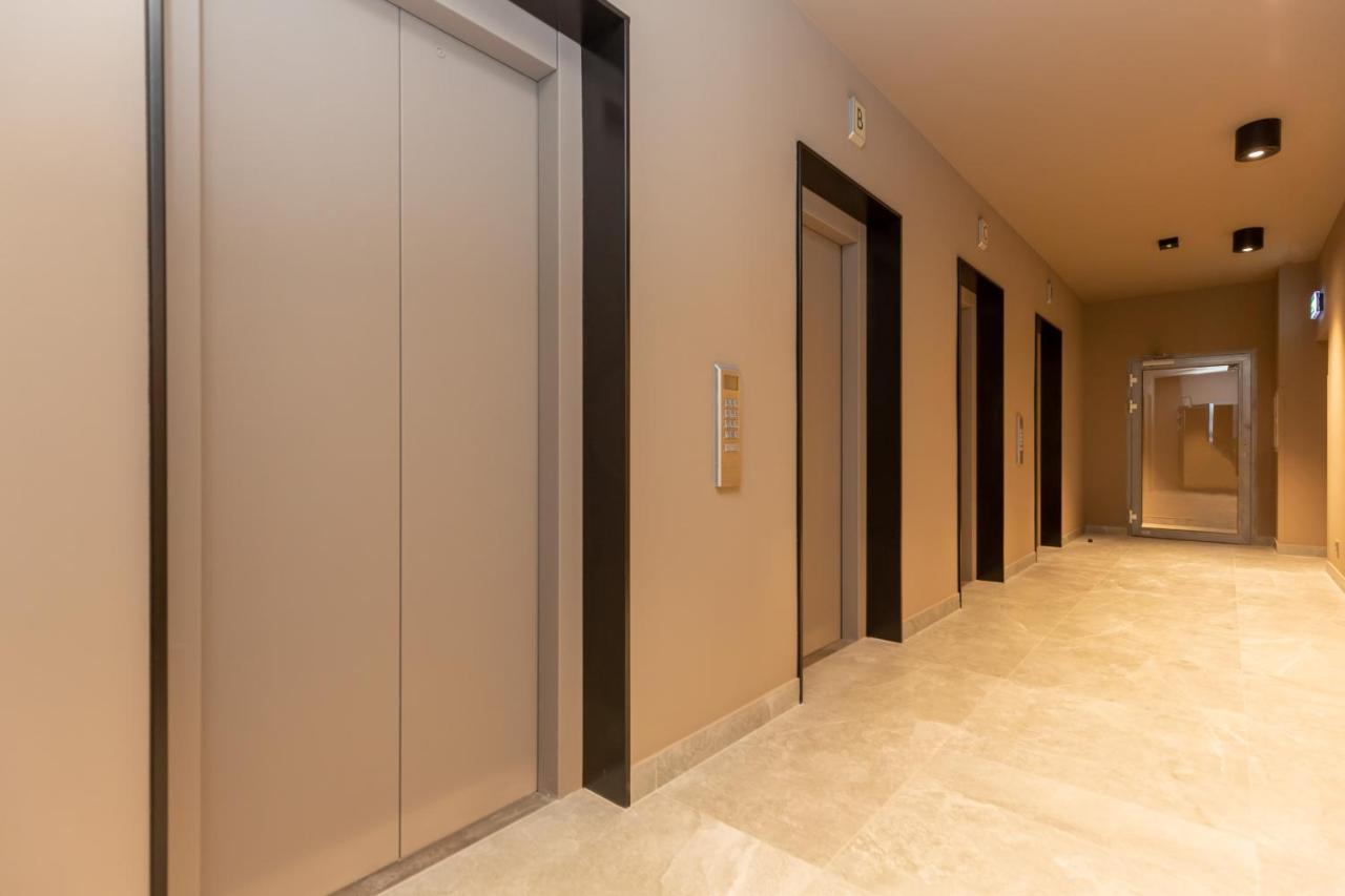 Platinum Towers Apartment With Parking By Renters Prestige Warschau Exterior foto