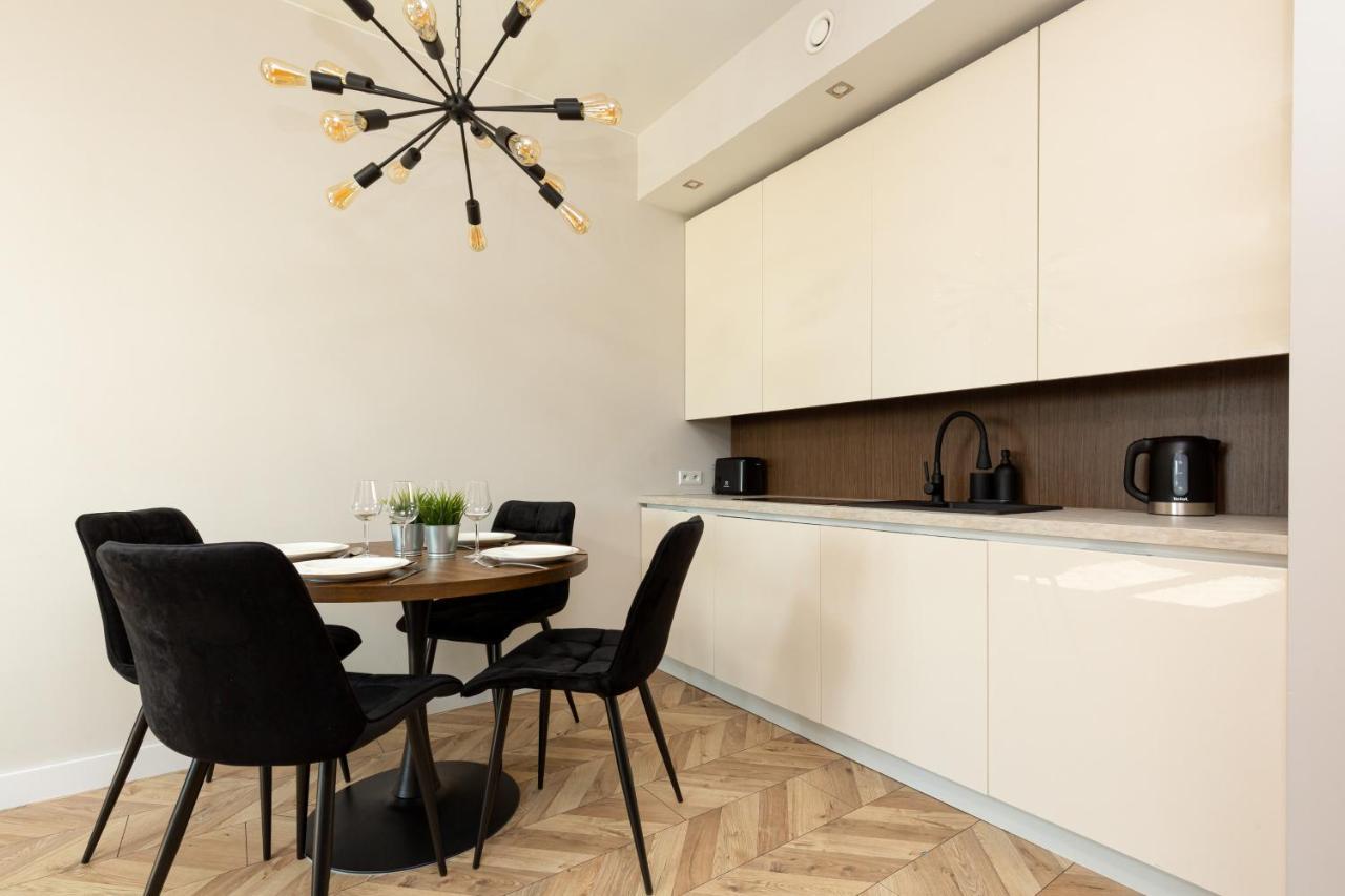 Platinum Towers Apartment With Parking By Renters Prestige Warschau Exterior foto
