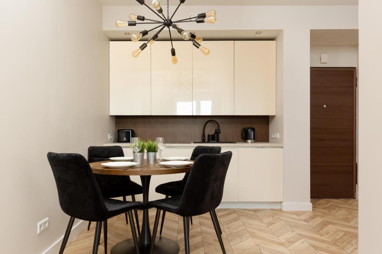 Platinum Towers Apartment With Parking By Renters Prestige Warschau Exterior foto